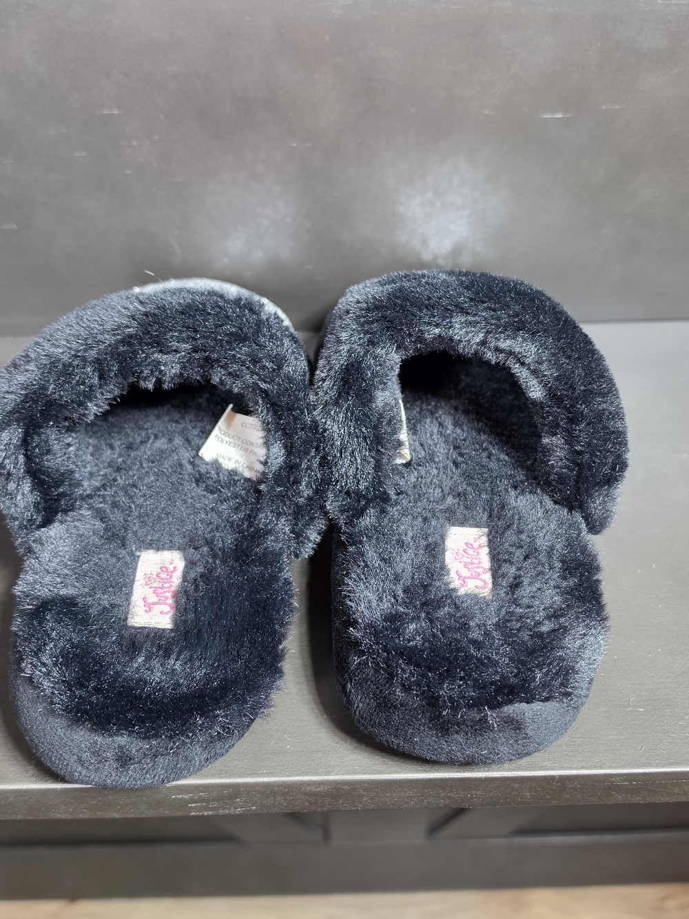 Justice Girls 2-3 Sparkle Faux-Fur Slippers - Black/silver with Pink Logo - Picture 2 of 8